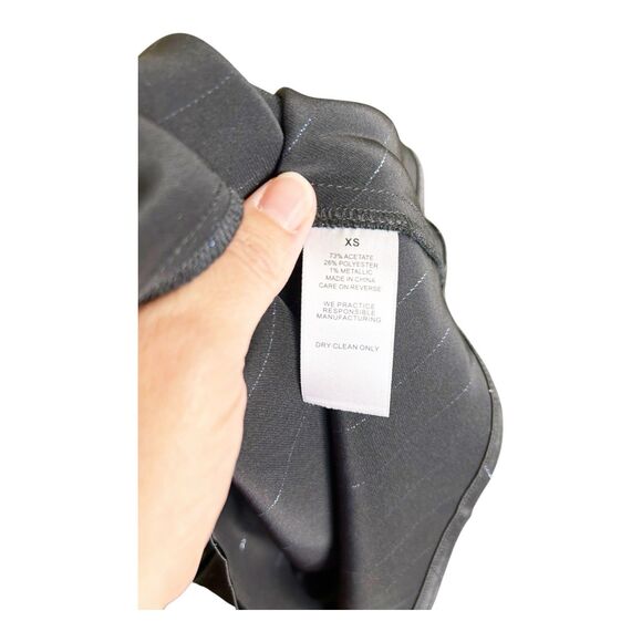 Nonchalant Label Laura Satin Silver Stripe Sleeveless Blouse High Neck Sz XS - Picture 8 of 9